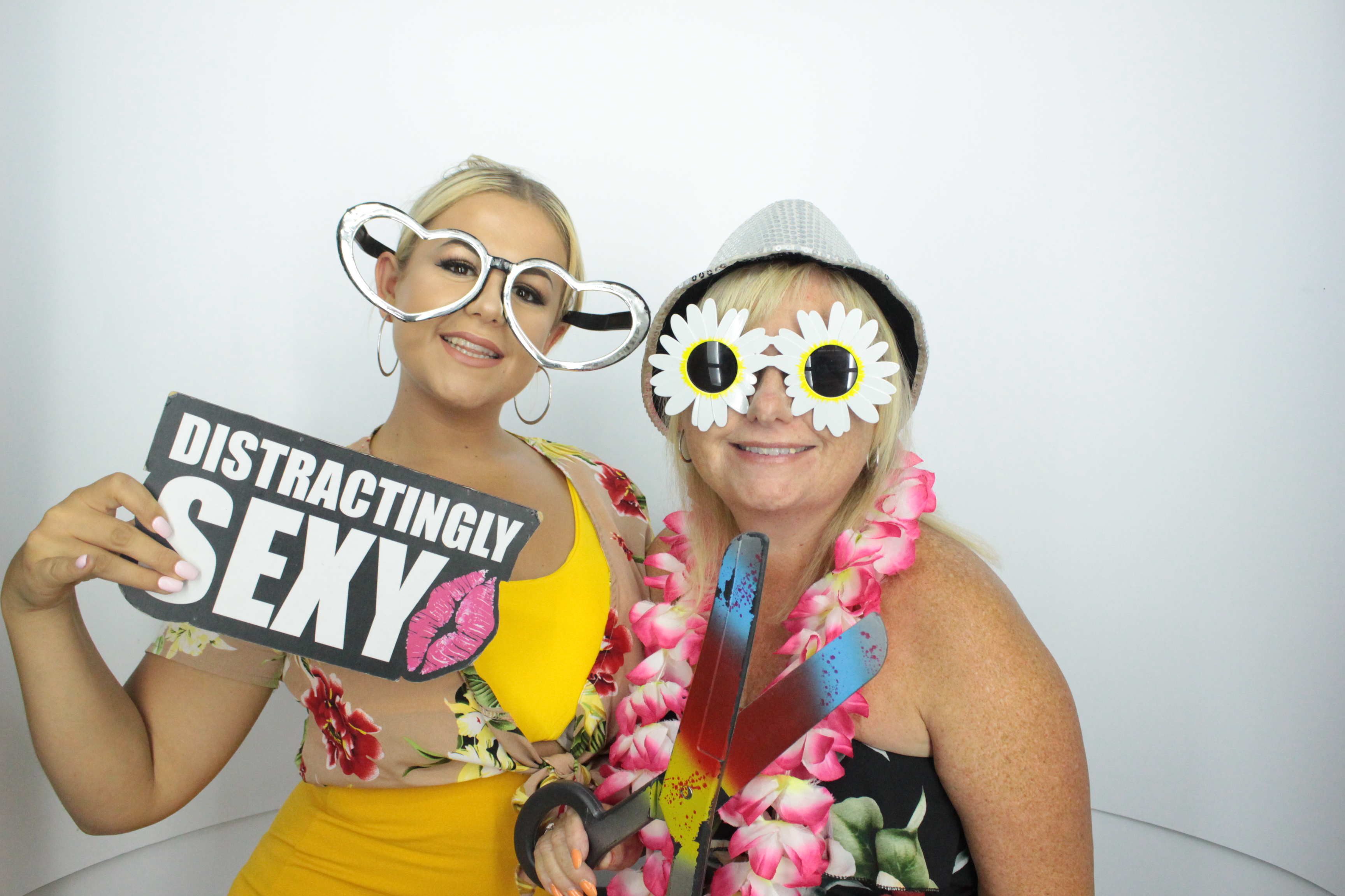 Martin & Colleen’s Joint 50th | View more photos from the event at gallery.myphotoboothexperience.co.uk/u/MyPhotoBoothExperienceLtd/Martin-Colleen’s-Joint-50th